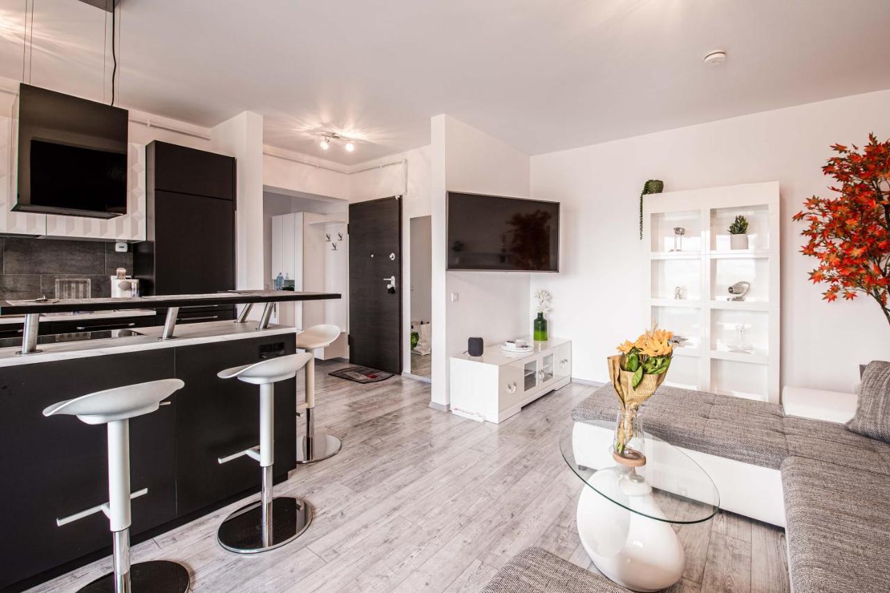 2-Room Penthouse Plaza Residence P1 Bucureşti Eksteriør bilde
